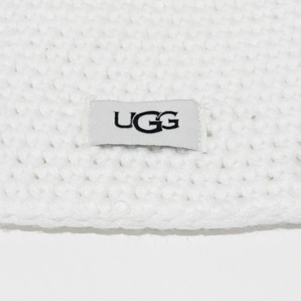 UGG White Ivory Pompom Beanie Knit Hat NWT - Picture 4 of 11